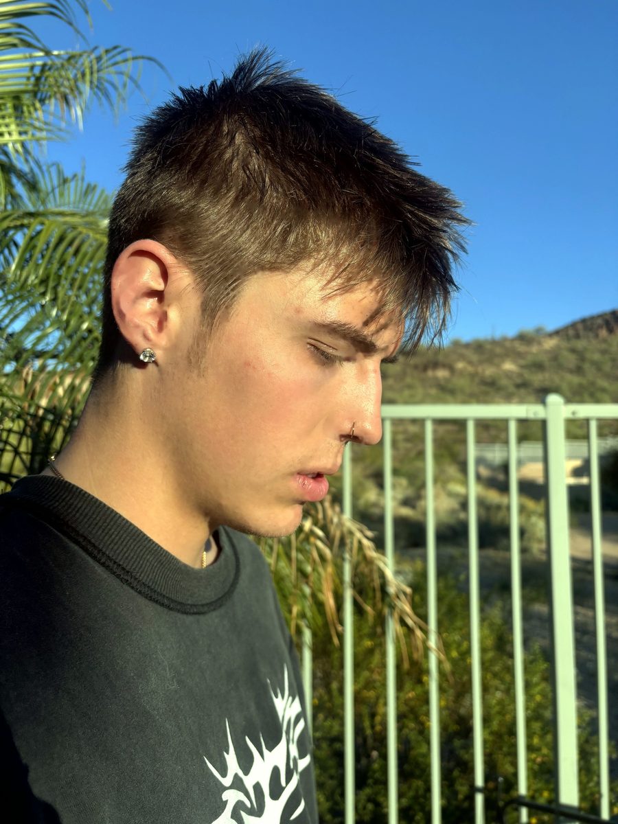 Short textured crop in outdoor light, profile by Leila Lee